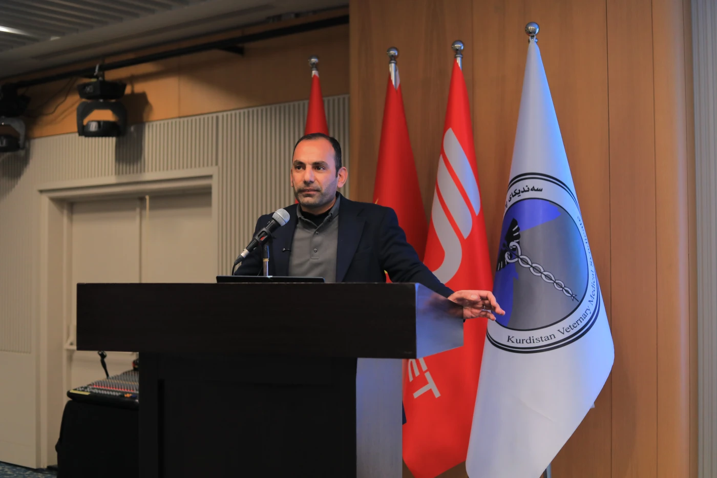 The speakers at Besvet's first conference were accomplished experts